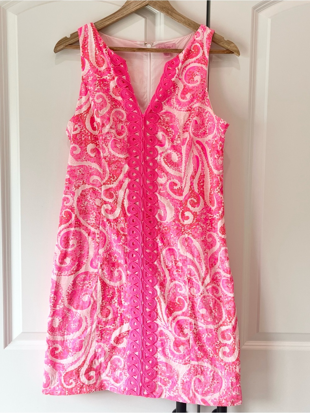 Lilly Pulitzer Pink and White Sleeveless V-Neck Midi Dress Size 6